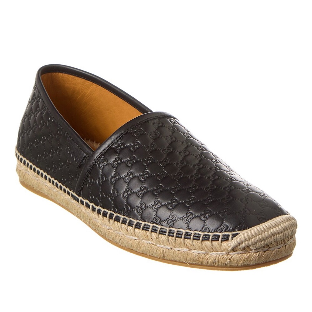 7.5 snug fit lightly used 8 times. Leather not stretched. Purchased Gucci store.